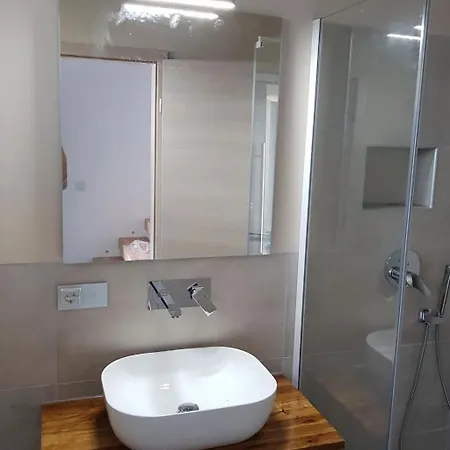 Mit Privatem Pool In Ruhiger Lage- By Interhome Feriehus *